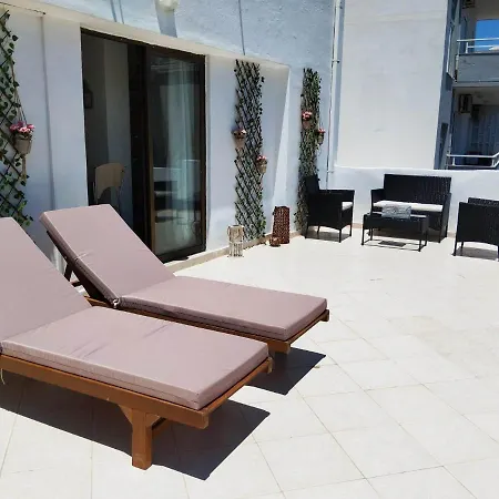 Lilian's Seaview-party Street-youth 公寓