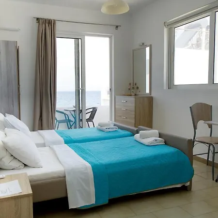 Lilian's Seaview-party Street-youth * Rhodes City