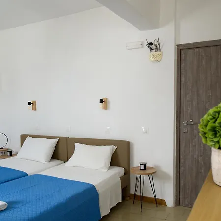 Lilian's Seaview-party Street-youth * Rhodes City