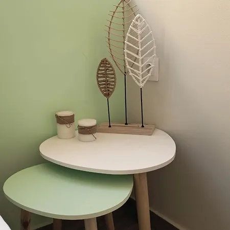 Lilian's Seaview-party Street-youth * Rhodes City