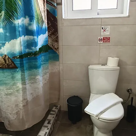 Lilian's Seaview-party Street-youth Lejlighed *