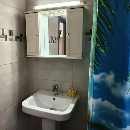 Lilian's Seaview-party Street-youth * Rhodes City