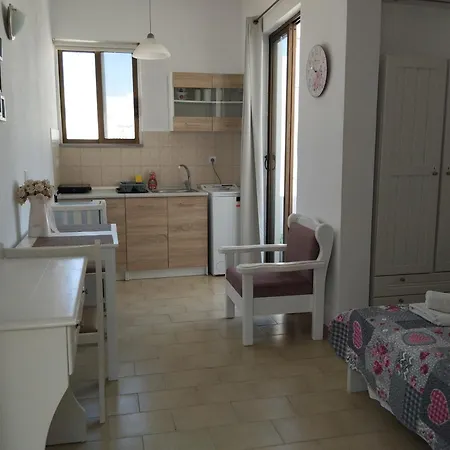 Lilian's Seaview-party Street-youth Apartmán