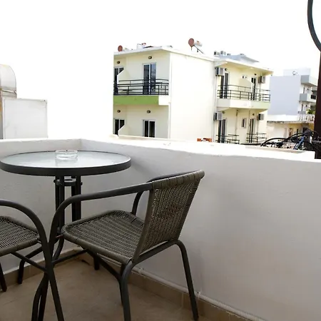 Lilian's Seaview-party Street-youth Apartmán *
