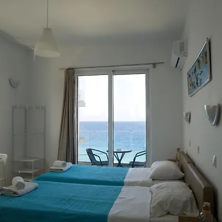 Lilian's Seaview-party Street-youth