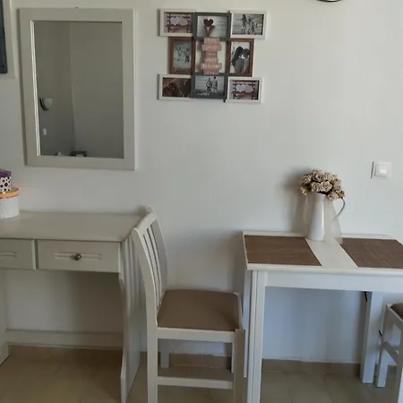 Apartament Lilian's Seaview-party Street-youth *
