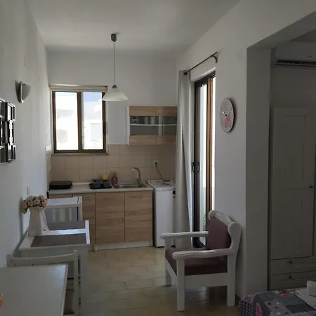 Lilian's Seaview-party Street-youth Apartament Rhodes City