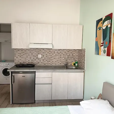 Lilian's Seaview-party Street-youth Apartmán