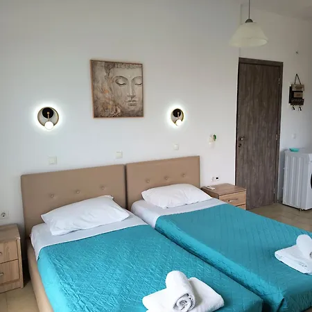 Lilian's Seaview-party Street-youth Apartament *