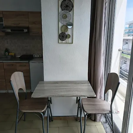 Διαμέρισμα Lilian's Seaview-party Street-youth *