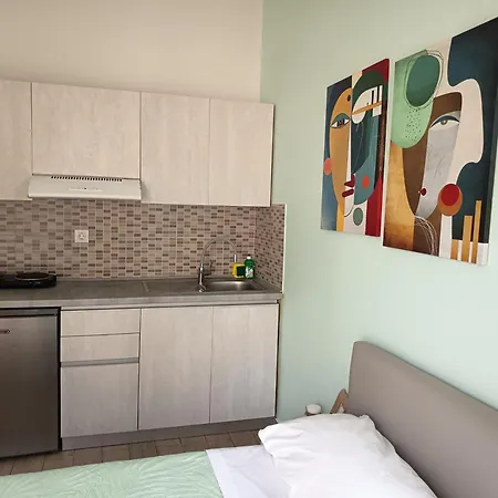 Lilian's Seaview-party Street-youth Apartament Rhodes City